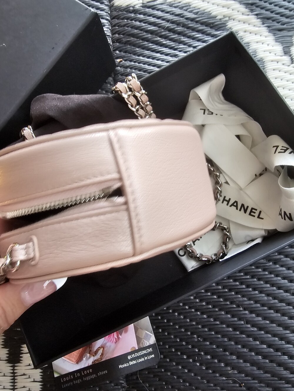 CHANEL Pink Camellia Quilted Round Crossbody - Picture 6 of 12